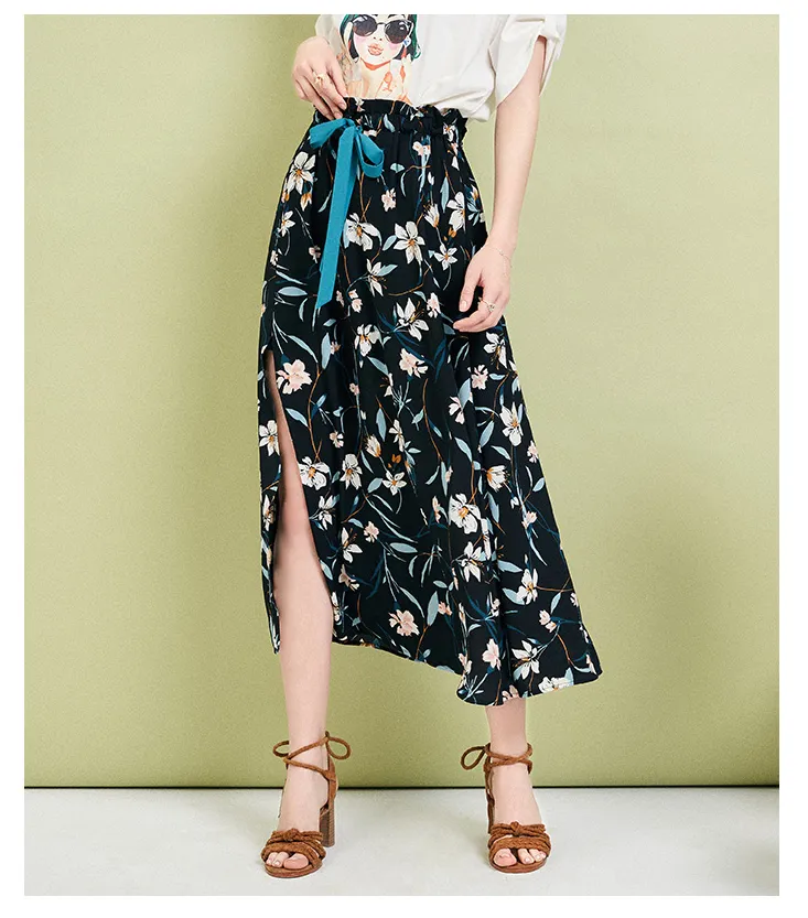 ARTKA MIDI TEA SKIRT IN BLACK FLORAL PRINT