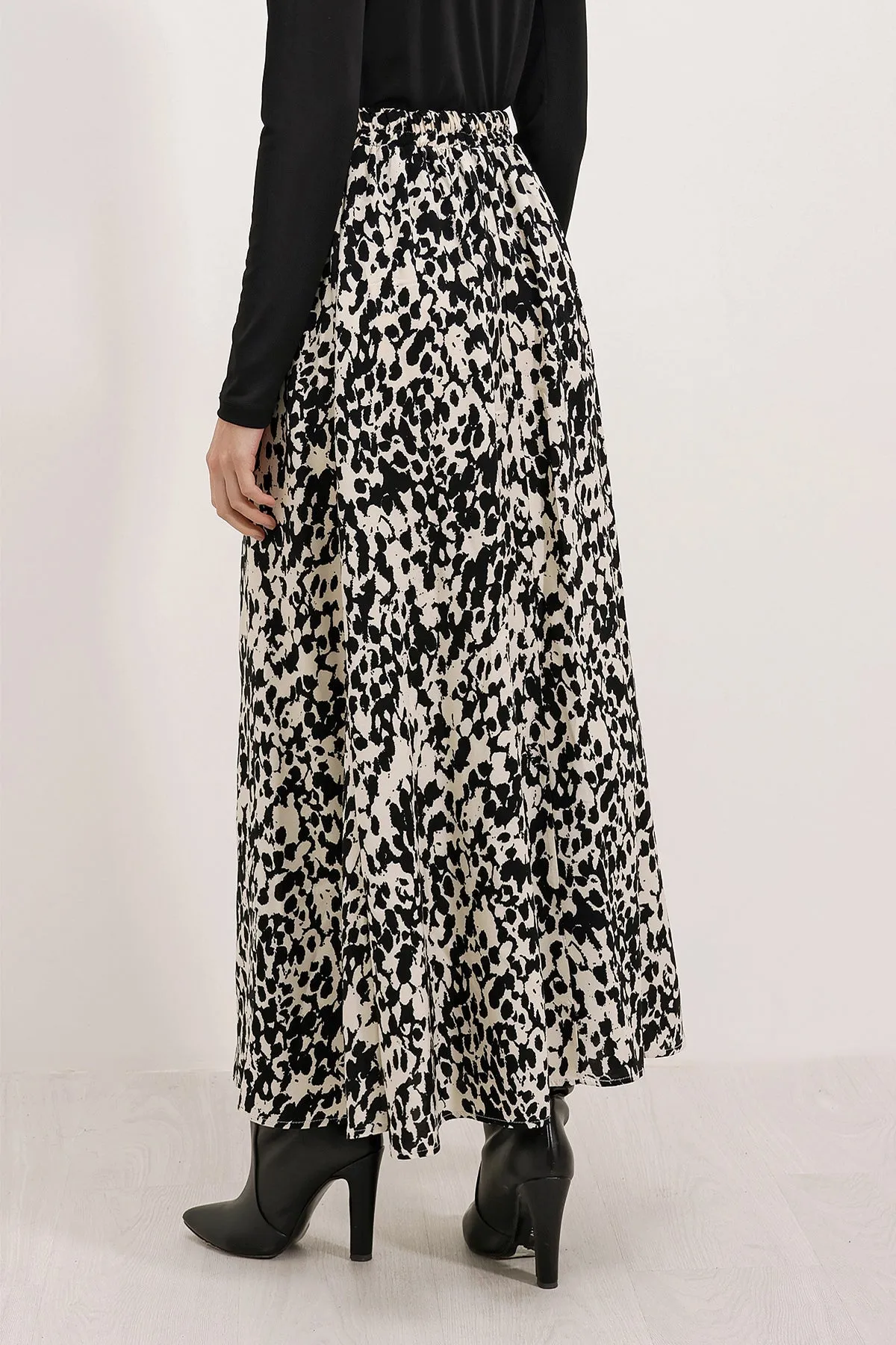 BGD Women Patterned Viscose Skirt - Black - Avondale