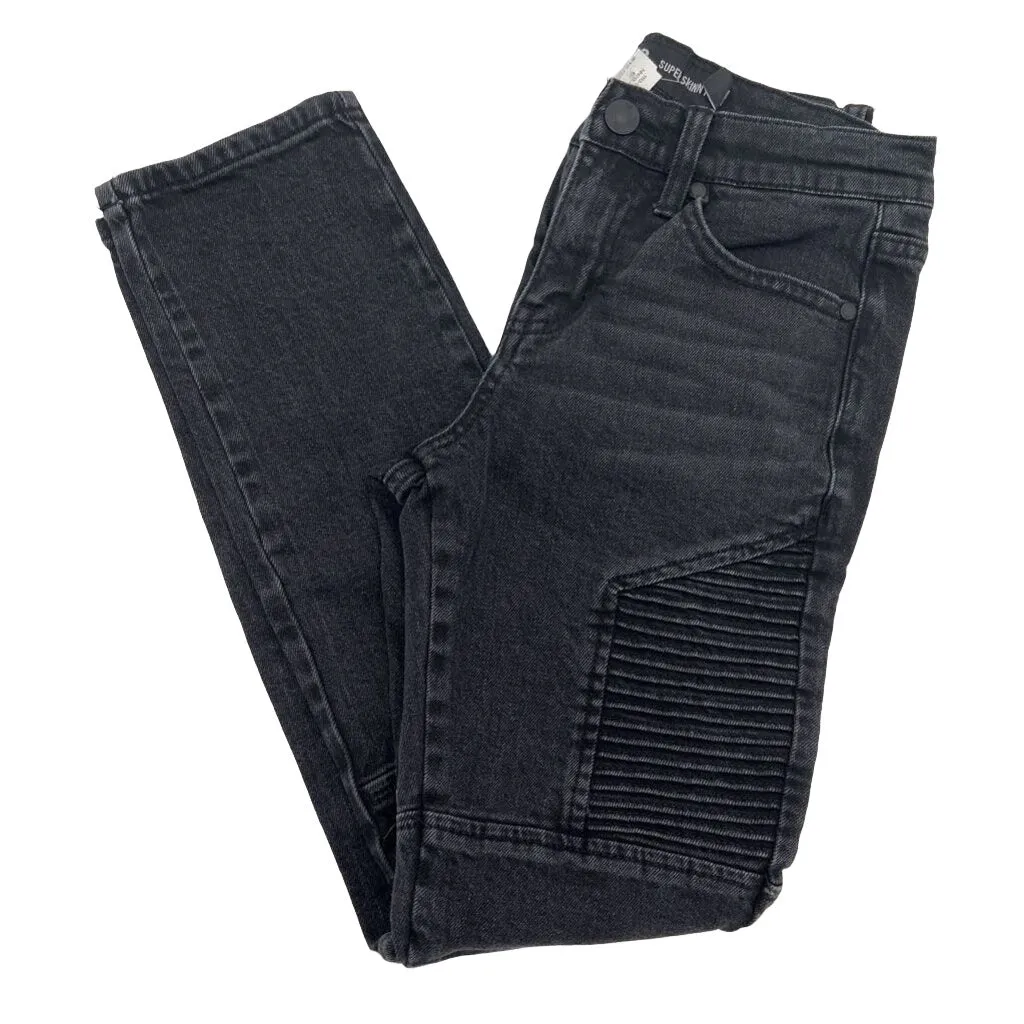 Jeans w/Stitching on Legs