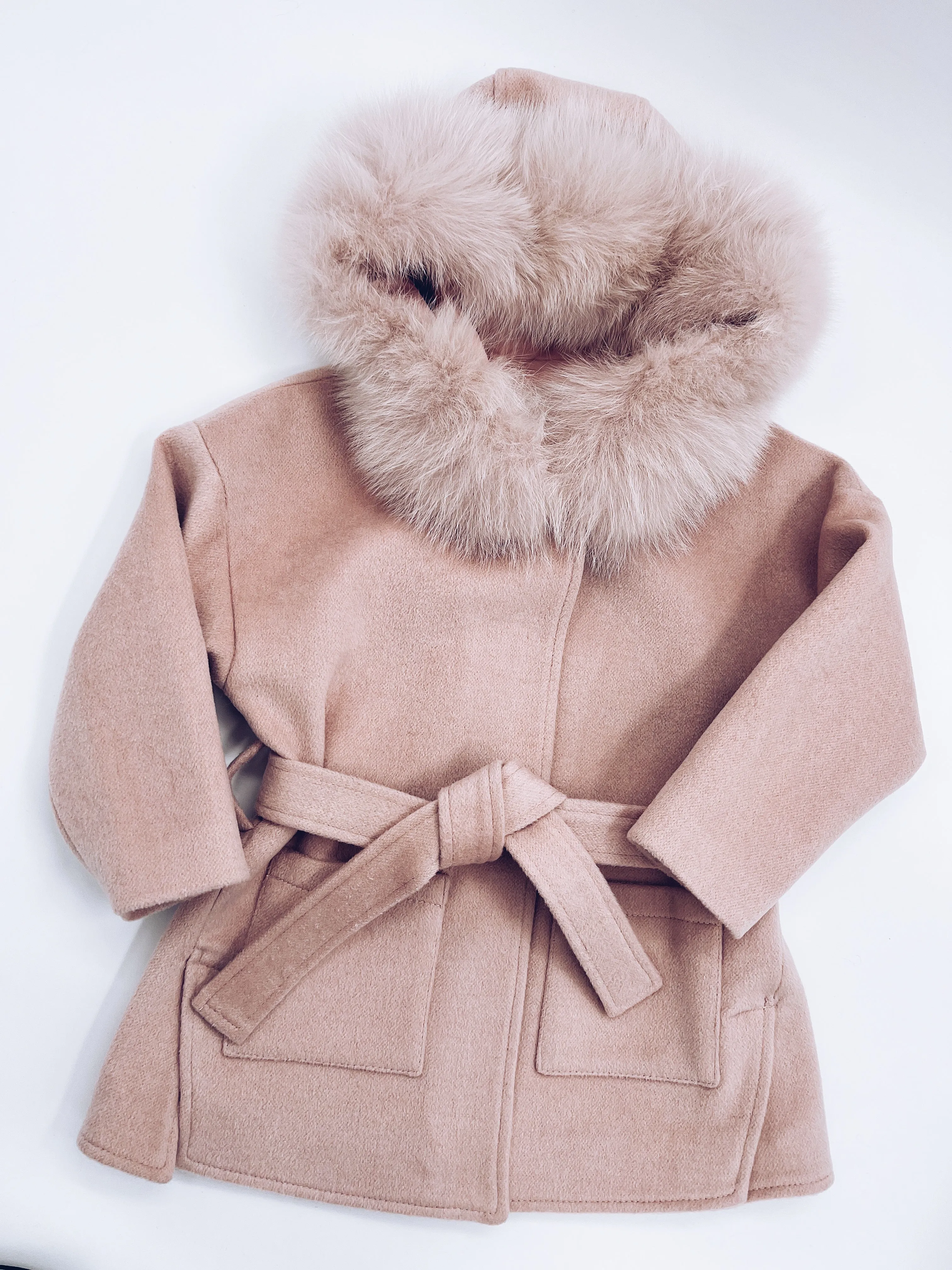MI LOVES SIGNATURE Luxurious wool kids coat with Fox fur trim in Cappuccino/Dusty pink colour.
