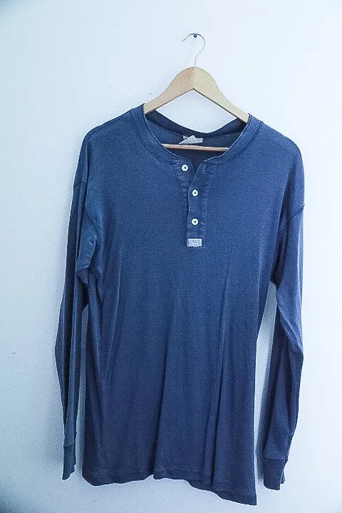 Vintage Levi's three button mens blue long sleeve tees L