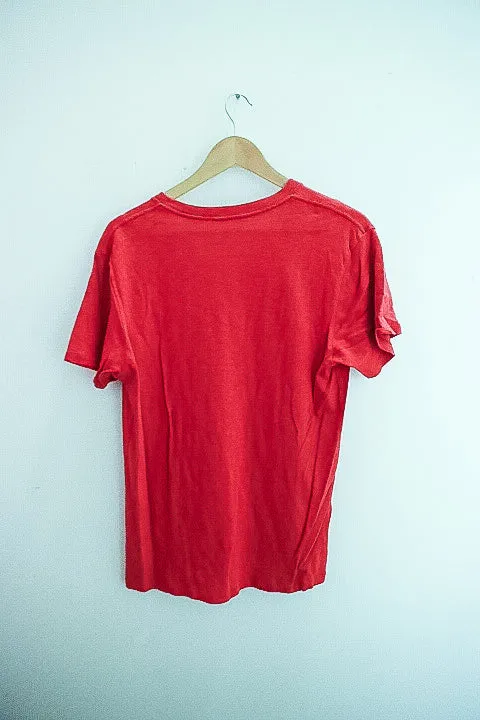 Vintage red Gap graphics small tees