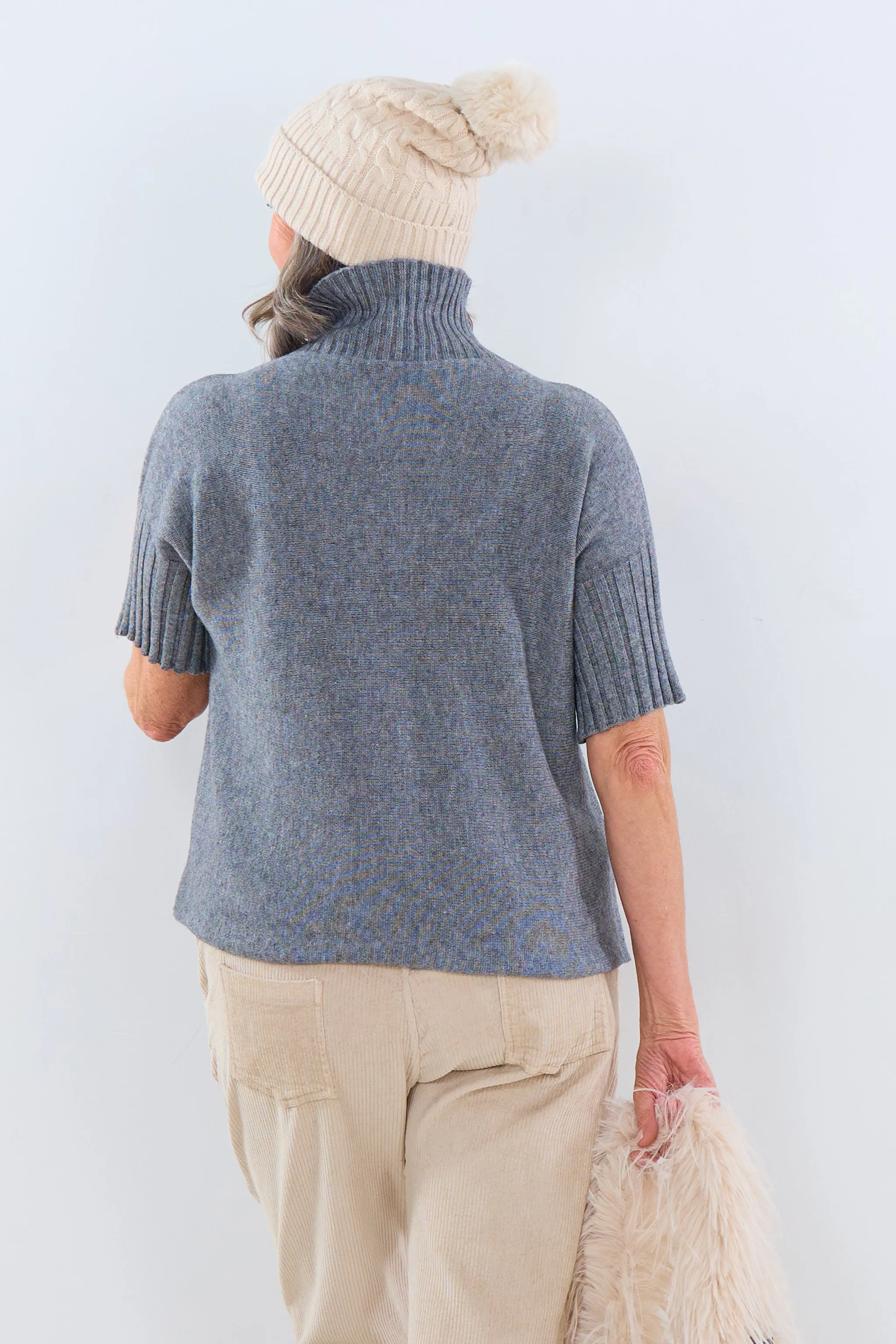 Weicher Kurzarm Pulli mit turtleneck, grau